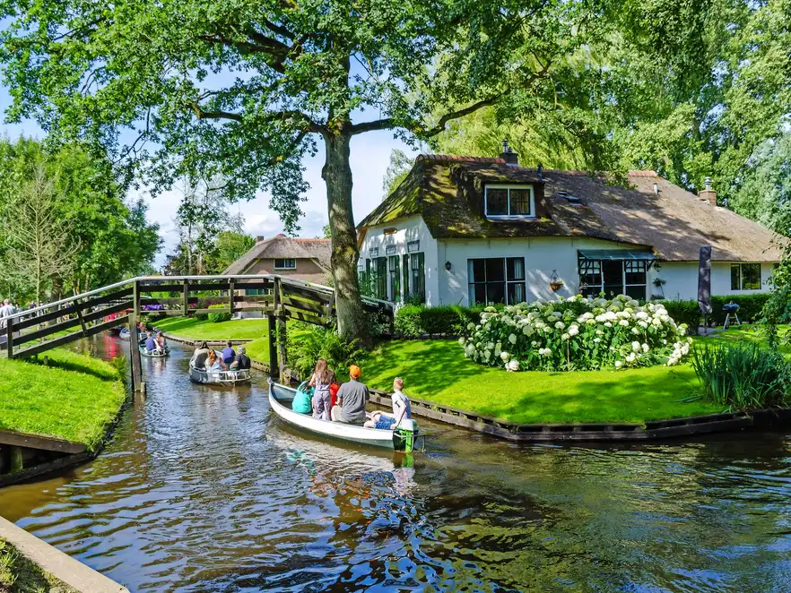 Giethoorn in der nordöstlichen niederländischen Provinz Overijssel