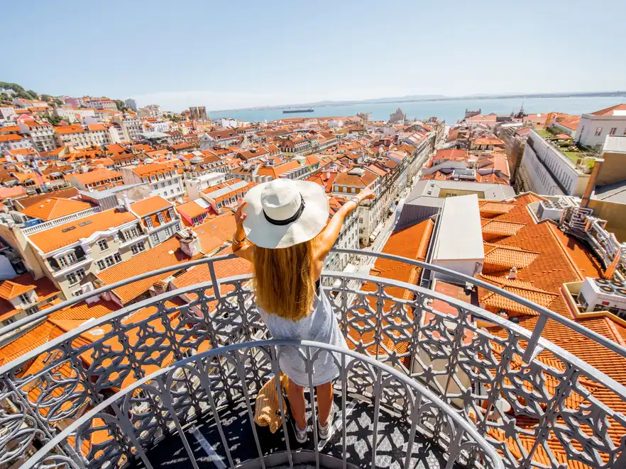 Blick auf die Dächer Lissabons, Portugal