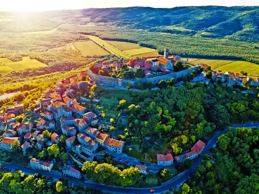 Sonnenuntergang über Motovun