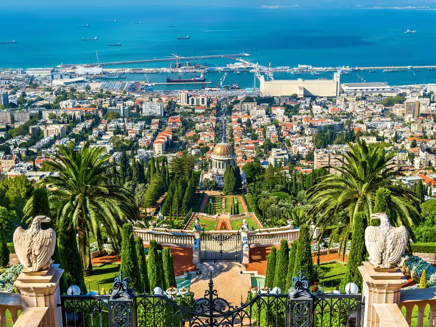 Blick über die Bahai-Gärten in Haifa, Israel