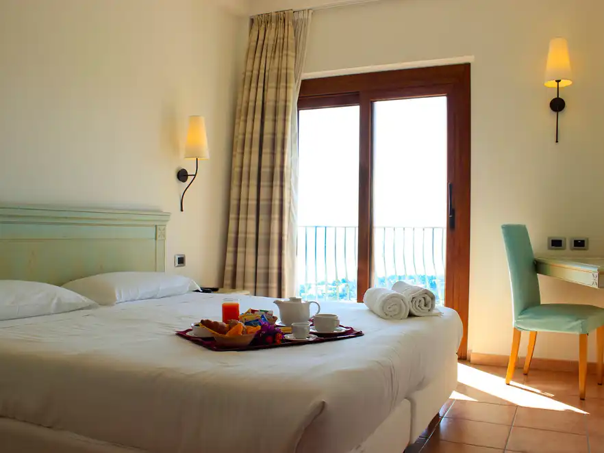Zimmerbeispiel Hotel Brancamaria auf Sardinien