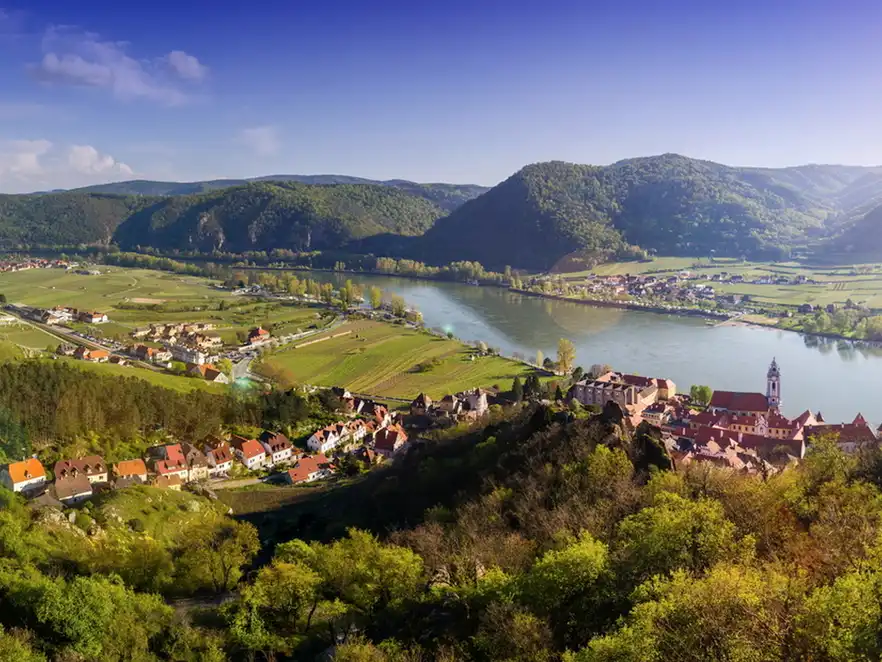 Luftbild von Dürnstein in der Wachau in Österreich