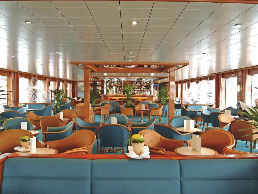 Ihr Schiff die DCS Amethyst. - Bar und Lounge