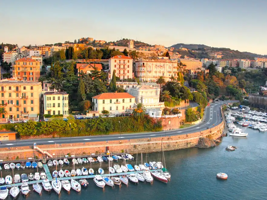 Hafen in Savona, Ligurien, Italien