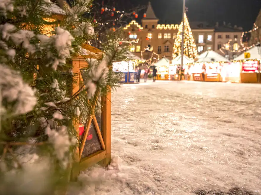Der Weihnachtsmarkt in Brixen, Italien.
