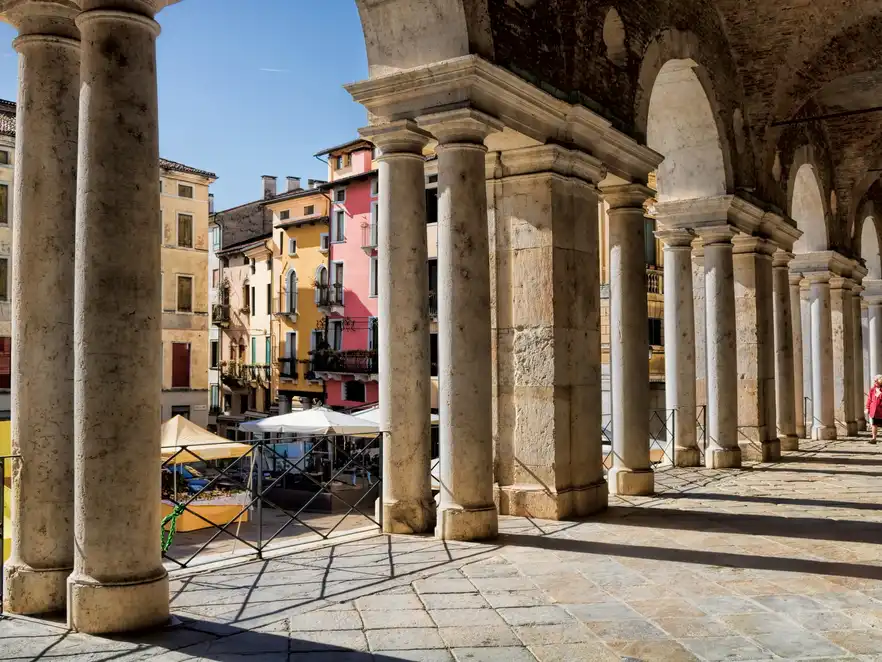 Arkaden der Basilica Palladiana in Vicenza
