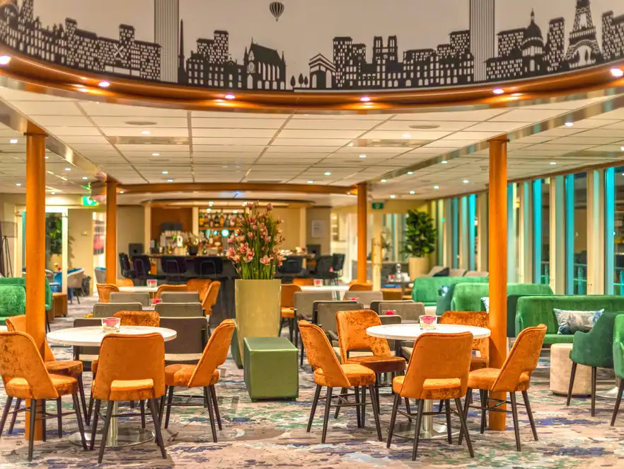 Ihr Schiff die MS Seine Comtesse - Panorama-Salon mit Bar