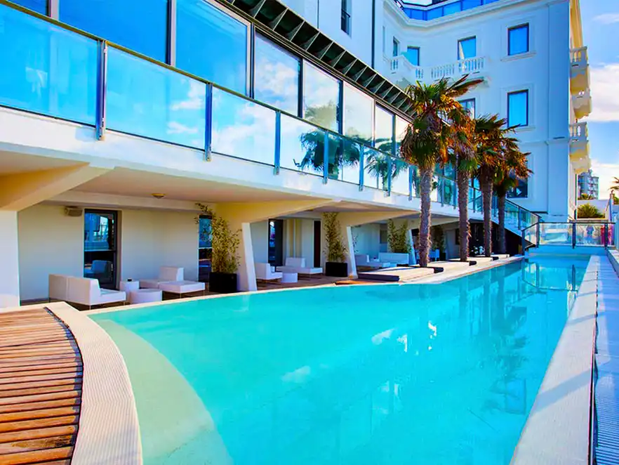 Ferrett Hotel Kursaal Pool