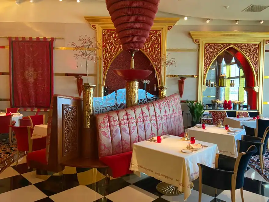 Al Iwan Restaurant im 7 Sterne Burj al Arab Hotel, Dubai