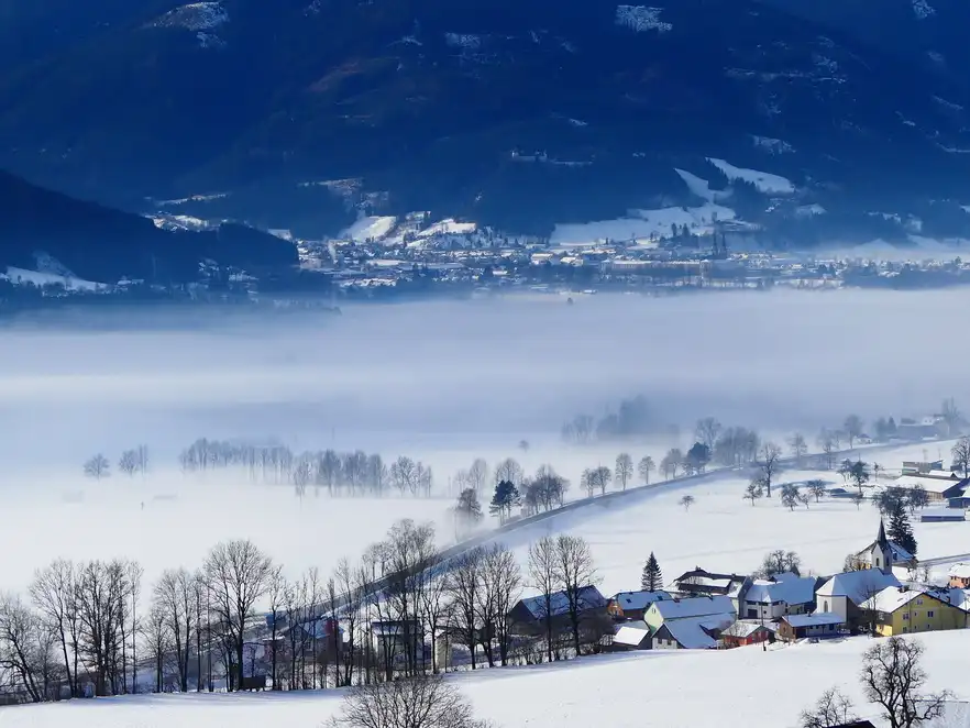 Winter im Nationalpark Gesäuse mit Admont im Hintergrund