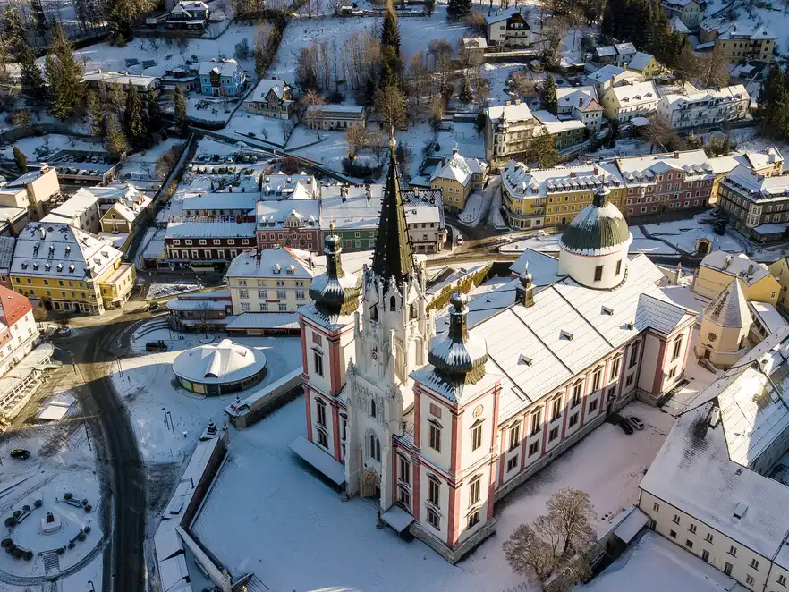Mariazeller Basilika im Winter - Luftaufnahme
