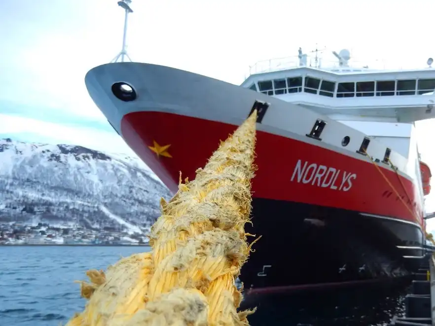Ihr Postschiff MS Nordlys in Norwegen