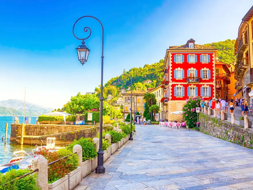 Promenade am Lago Maggiore, Italien