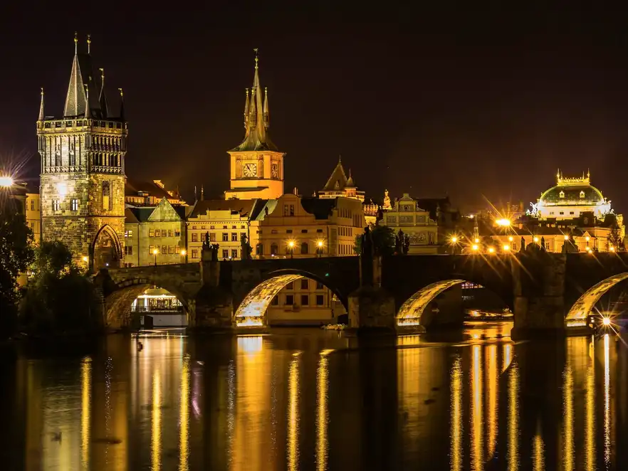 Karlsbrücke in der Nacht