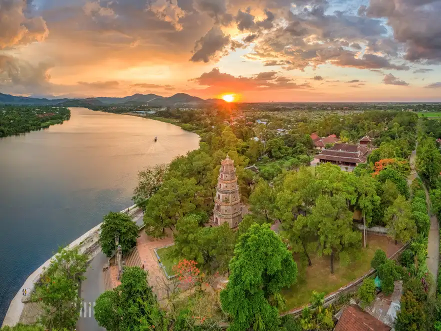 Thien Mu Pagode ist eine der alten Pagoden in der Stadt Hue, Vietnam