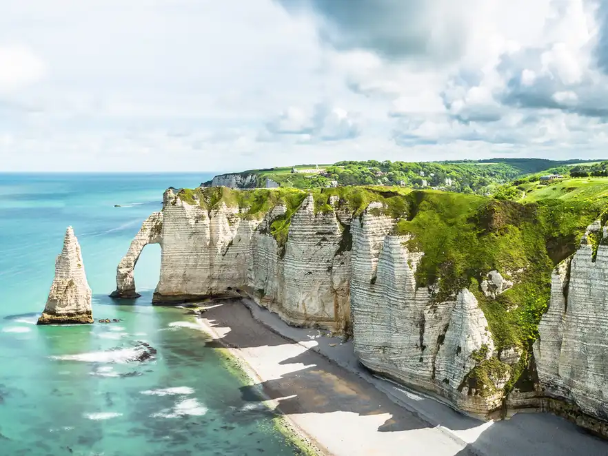 Panorama der Klippen von Étretat in der Normandie, Frankreich