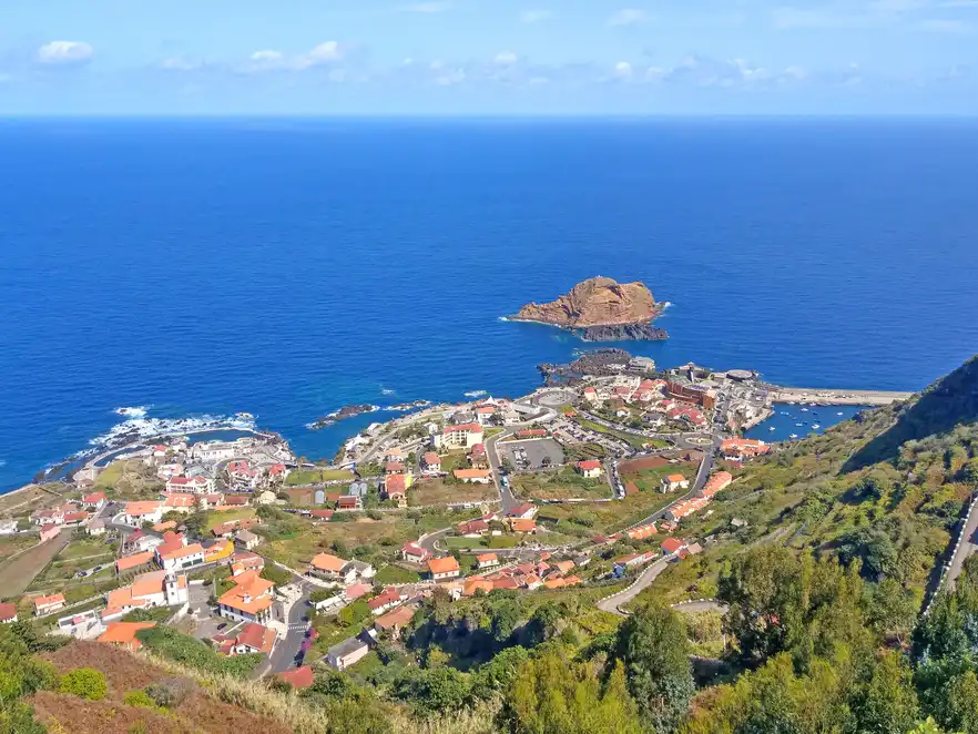 Blick auf Porto Moniz, Madeira