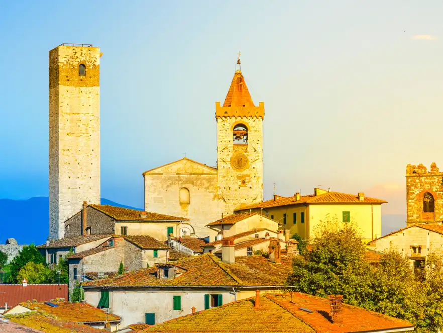 Altstadt und Kirche in Pistoia, Toskana