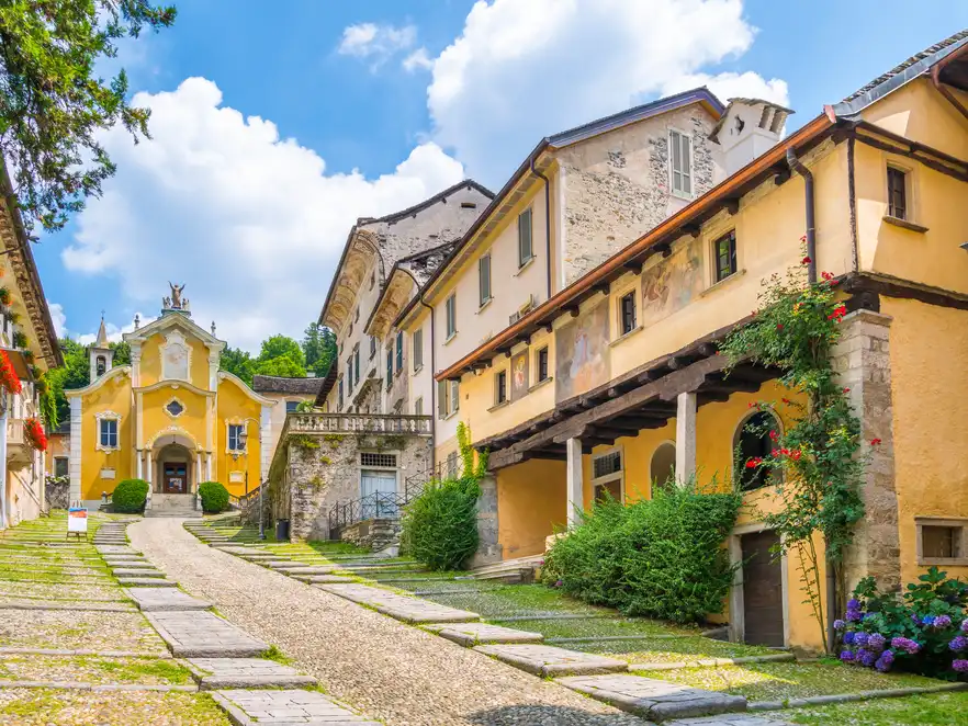 Blick in Orta San Giulio, ein kleines Dorf am Ortasee