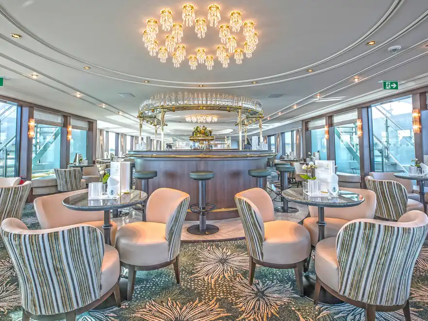 Ihr Schiff die MS Geoffrey Chaucer - Panorama Lounge