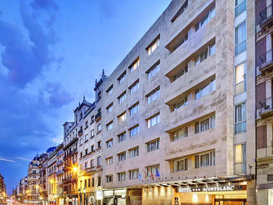Außenansicht 3-Sterne Hotel hcc Montblanc Barcelona