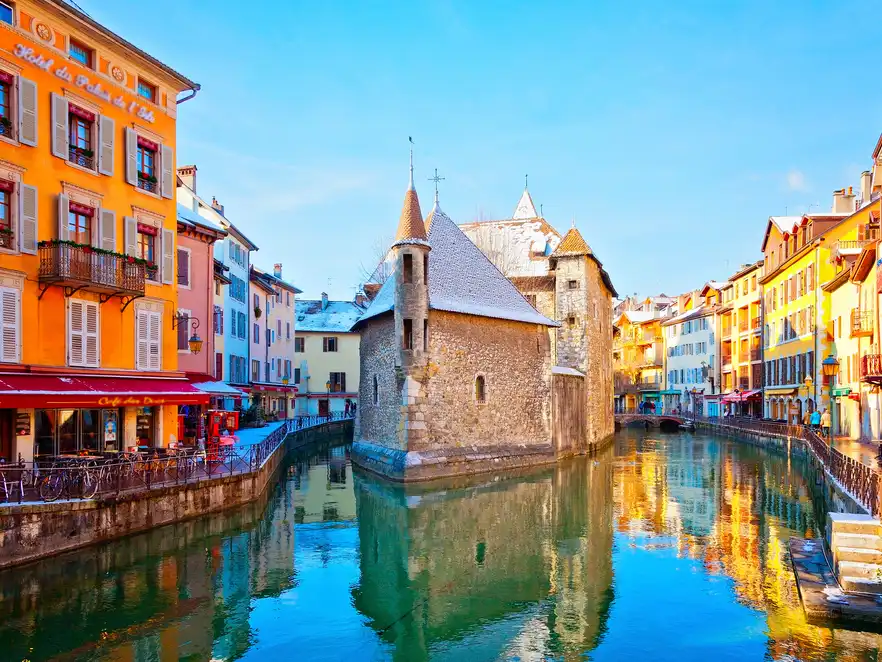 Blick auf den Kanal in Annecy, Frankreich