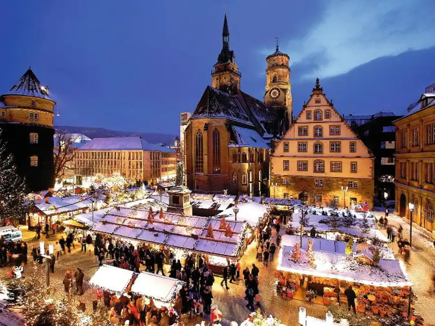 Weihnachsmarkt auf dem Stuttgarter Schillerplatz