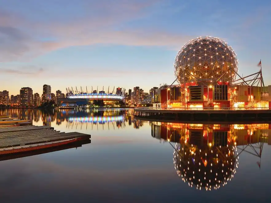 Vancouver Science World and BC Stadium, Kanada