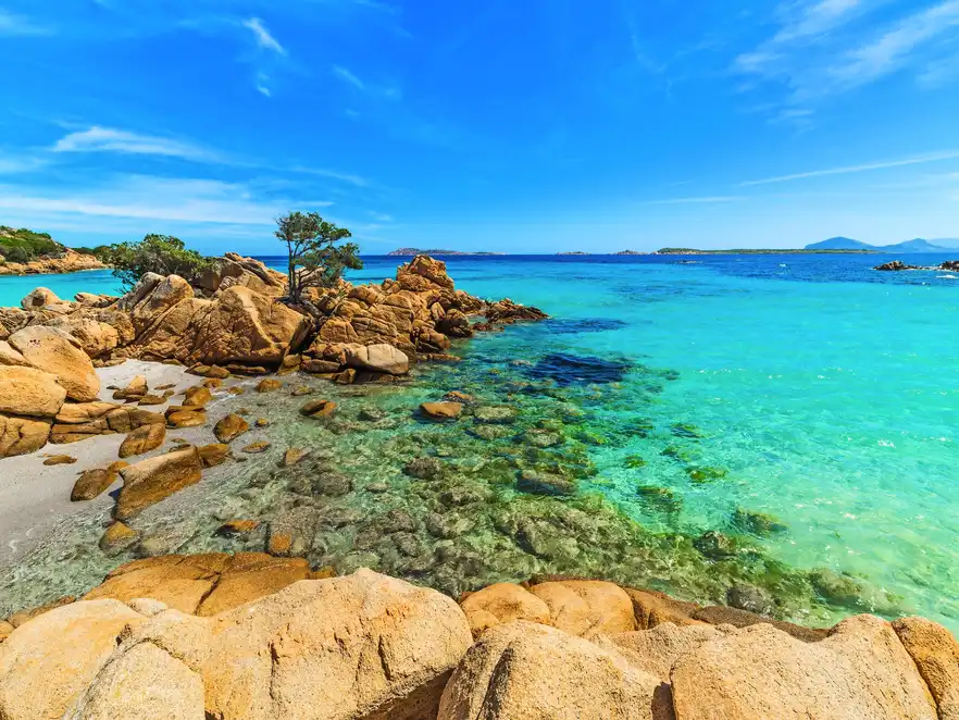 Capriccioli Strand in Costa Smeralda, Sardinien