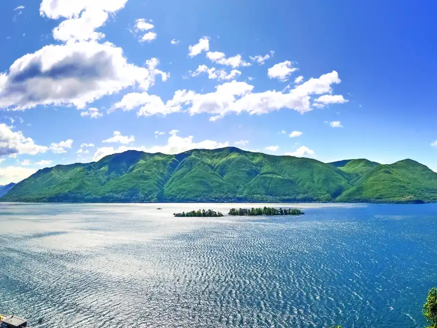 Lago Maggiore Panorama Blick auf die Brissago Inseln